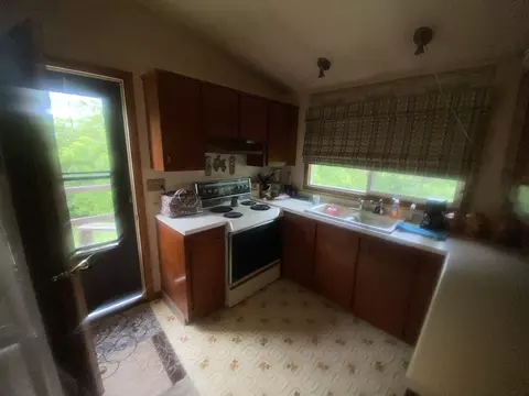 2627 E Town Hall Rd, Freeport, IL 61032 photo 2