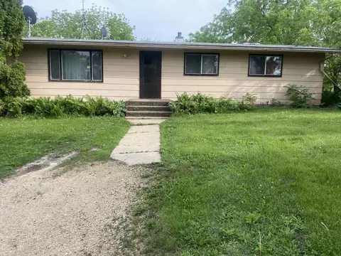 2627 E Town Hall Rd, Freeport, IL 61032