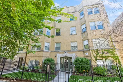 7363 N Damen Ave #302, Chicago, IL 60645