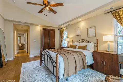 Bedroom - 730 Brown Ave, Evanston, IL 60202 photo 4 of 4