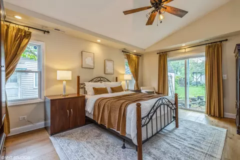 Bedroom - 730 Brown Ave, Evanston, IL 60202 photo 3 of 4