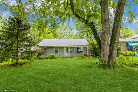730 Brown Ave, Evanston, IL 60202