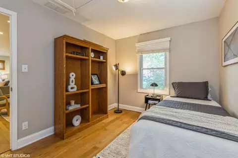 Bedroom - 730 Brown Ave, Evanston, IL 60202 photo 2 of 4