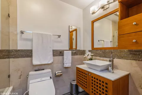 Bath - 730 Brown Ave, Evanston, IL 60202 photo 2 of 2