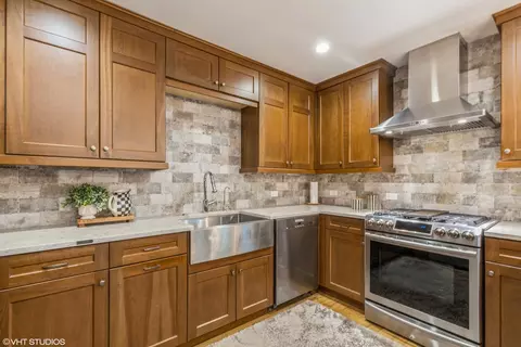 Kitchen - 730 Brown Ave, Evanston, IL 60202 photo 2 of 3