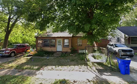 705 S Oakland Ct, Decatur, IL 62522