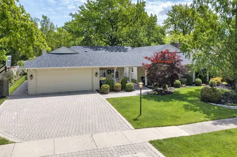 639 Touraine Ter, Northbrook, IL 60062