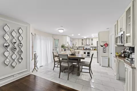 5225 Nicholas Ct, Oak Forest, IL 60452 photo 9