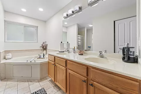 5225 Nicholas Ct, Oak Forest, IL 60452 photo 16