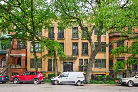 460 W Deming Pl #1E, Chicago, IL 60614