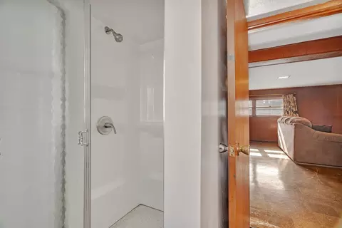 Bath - 14700 Cooper Ave, Harvey, IL 60426 photo 3 of 3