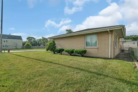 Exterior - 14700 Cooper Ave, Harvey, IL 60426 photo 2 of 7