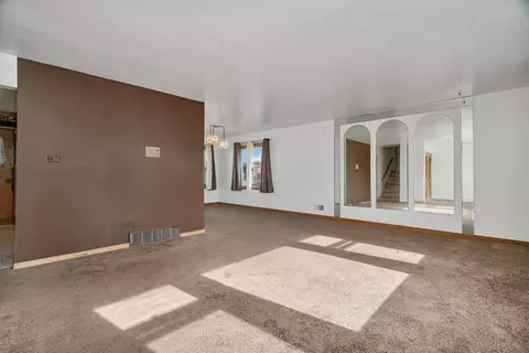 Living - 14700 Cooper Ave, Harvey, IL 60426 photo 1 of 6