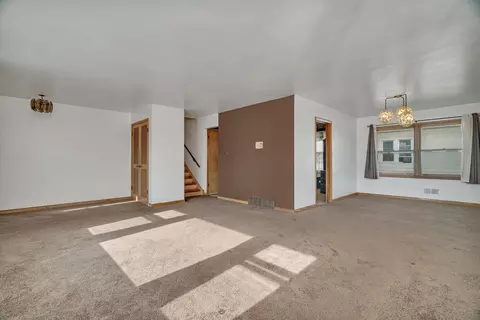 Living - 14700 Cooper Ave, Harvey, IL 60426 photo 4 of 6