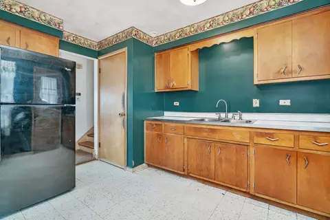Kitchen - 14700 Cooper Ave, Harvey, IL 60426 photo 2 of 3