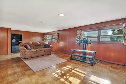 Living - 14700 Cooper Ave, Harvey, IL 60426 photo 6 of 6