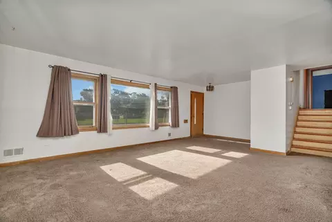 Living - 14700 Cooper Ave, Harvey, IL 60426 photo 2 of 6