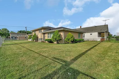 Exterior - 14700 Cooper Ave, Harvey, IL 60426 photo 3 of 7