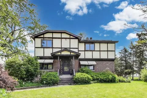 10117 Potter Rd, Des Plaines, IL 60016 photo 2