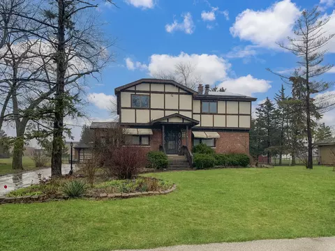 10117 Potter Rd, Des Plaines, IL 60016