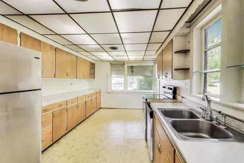 10117 Potter Rd, Des Plaines, IL 60016 photo 13