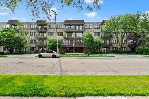 8225 Niles Center Rd #307, Skokie, IL 60077