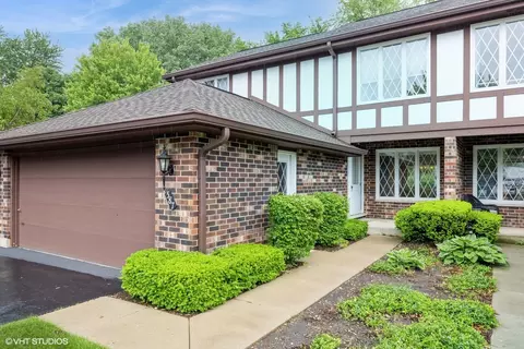 587 Cress Creek Ln, Crystal Lake, IL 60014