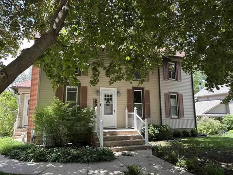 238 S Walnut St, Stillman Valley, IL 61084