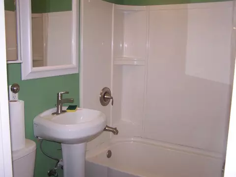 Bath - 1711 Beach Rd, Mchenry, IL 60050 photo 1 of 1