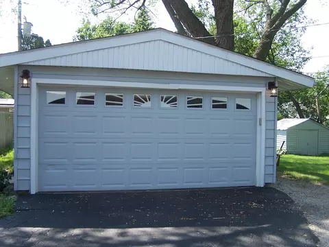 Exterior - 1711 Beach Rd, Mchenry, IL 60050 photo 3 of 3