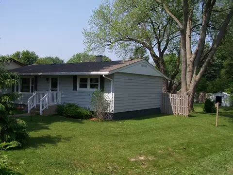 Exterior - 1711 Beach Rd, Mchenry, IL 60050 photo 1 of 3