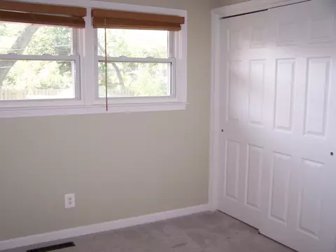 Bedroom - 1711 Beach Rd, Mchenry, IL 60050 photo 3 of 3