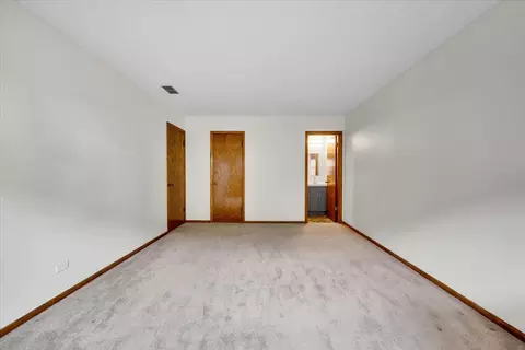 Bedroom - 901 E Ardyce Ln, Mount Prospect, IL 60056 photo 17 of 17
