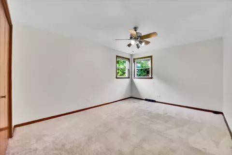 Bedroom - 901 E Ardyce Ln, Mount Prospect, IL 60056 photo 6 of 17