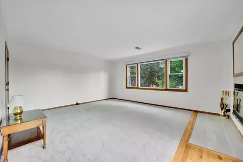 Living - 901 E Ardyce Ln, Mount Prospect, IL 60056 photo 6 of 8