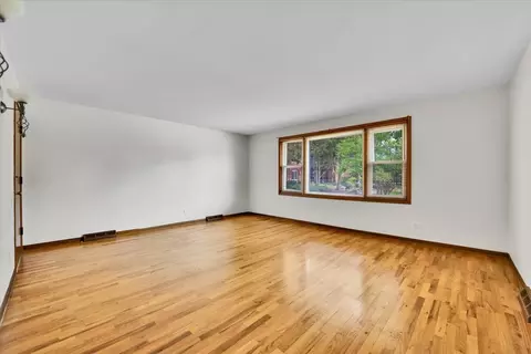 Living - 901 E Ardyce Ln, Mount Prospect, IL 60056 photo 2 of 8