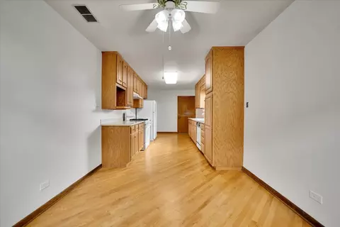 Kitchen - 901 E Ardyce Ln, Mount Prospect, IL 60056 photo 6 of 6