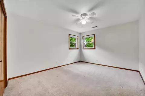 Bedroom - 901 E Ardyce Ln, Mount Prospect, IL 60056 photo 13 of 17
