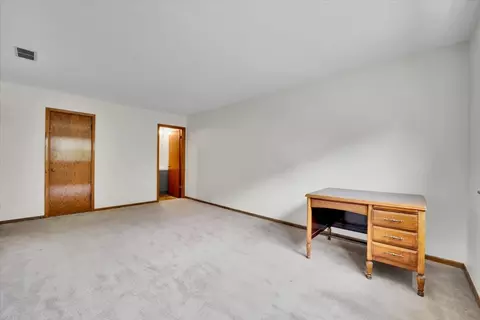 Bedroom - 901 E Ardyce Ln, Mount Prospect, IL 60056 photo 16 of 17