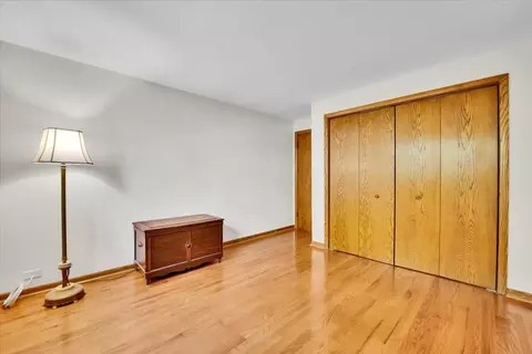 Bedroom - 901 E Ardyce Ln, Mount Prospect, IL 60056 photo 2 of 17