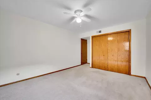 Bedroom - 901 E Ardyce Ln, Mount Prospect, IL 60056 photo 15 of 17