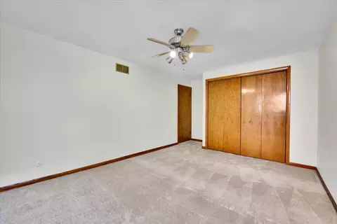 Bedroom - 901 E Ardyce Ln, Mount Prospect, IL 60056 photo 8 of 17