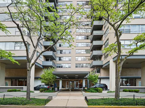 6301 N Sheridan Rd #7G, Chicago, IL 60660