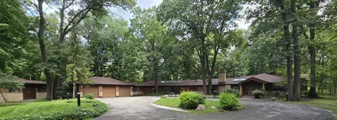 775 Thornmeadow Rd, Riverwoods, IL 60015