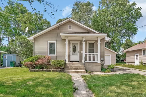 610 W South St, Plano, IL 60545