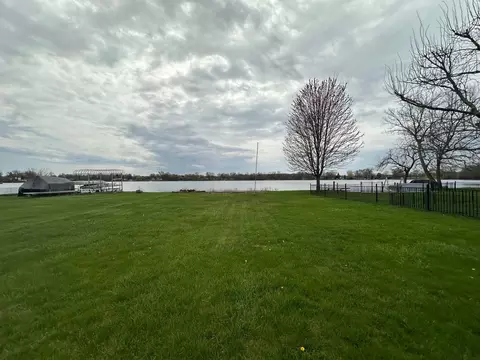 View/Area - 1723 E Grand Ave, Lindenhurst, IL 60046 photo 3 of 3