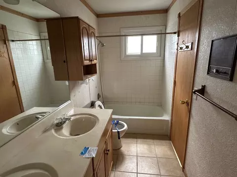 Bath - 1723 E Grand Ave, Lindenhurst, IL 60046 photo 1 of 1
