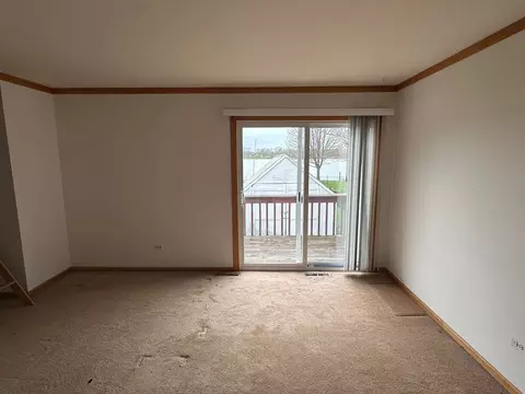 Living - 1723 E Grand Ave, Lindenhurst, IL 60046 photo 2 of 4