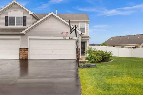 1025 Tuscany Trl, Hampshire, IL 60140