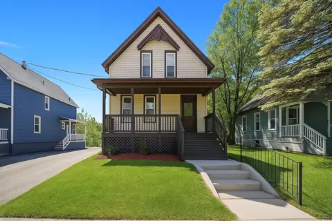 30 Lynch St, Elgin, IL 60123